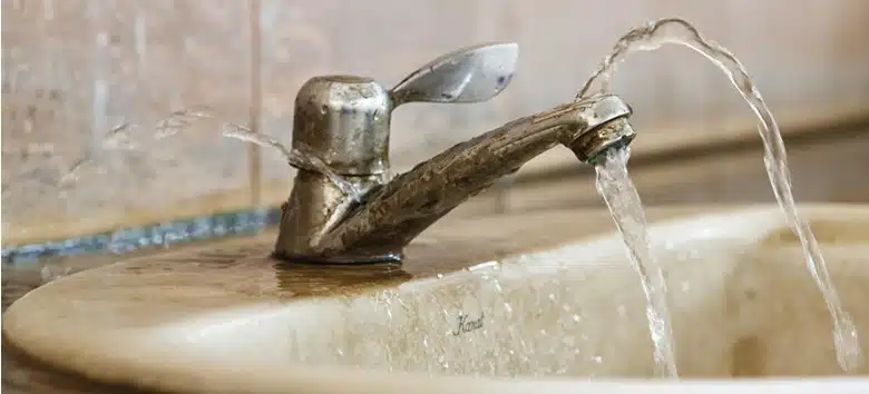 agua-distribuida-em-sp-desperdiçada