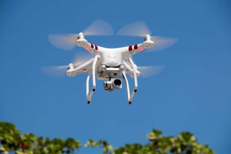 Drone Poluentes na Água