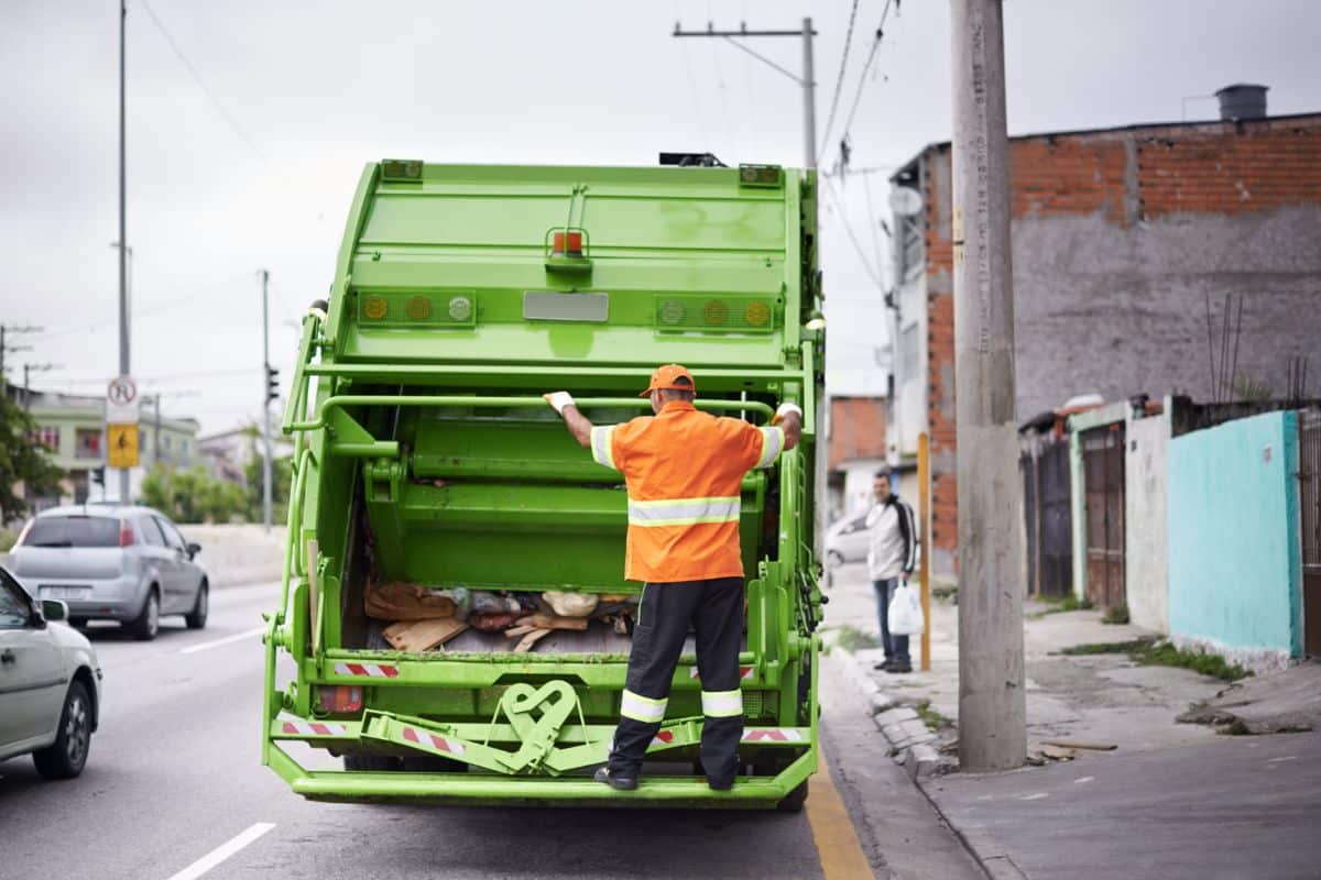 Leia mais sobre o artigo Mais de 90% dos brasileiros contam com serviço de coleta de lixo