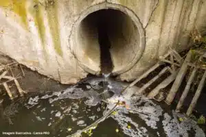 Perda de água tratada no Brasil chega a 40%; esgoto tem 50% de tratamento