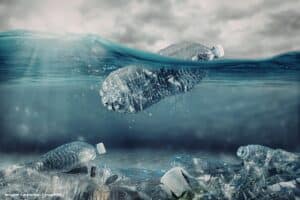 A crise global da água doce é alimentada pela poluição, pelo uso excessivo e pelas mudanças climáticas.