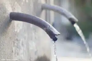 Acesso à água e esgoto ainda é desafio no Brasil