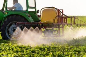 Como o Brasil pretende reduzir o uso de agrotóxicos sem banir produtos