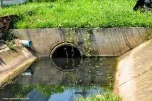 Entenda como funcionam os sistemas de drenagem e esgoto e por que o uso correto evita transtornos para população do Piauí