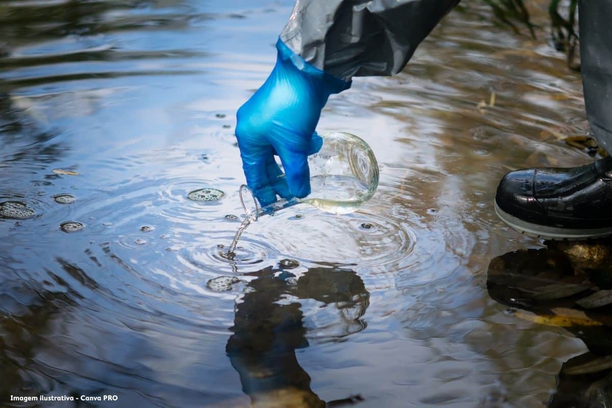 Estudantes brasileiros criam membrana que limpa água contaminada por apenas R$ 0,01 a aplicação, remove óleo, corante, turbidez e microrganismos, pode ser reutilizada 20 vezes e promete levar trat