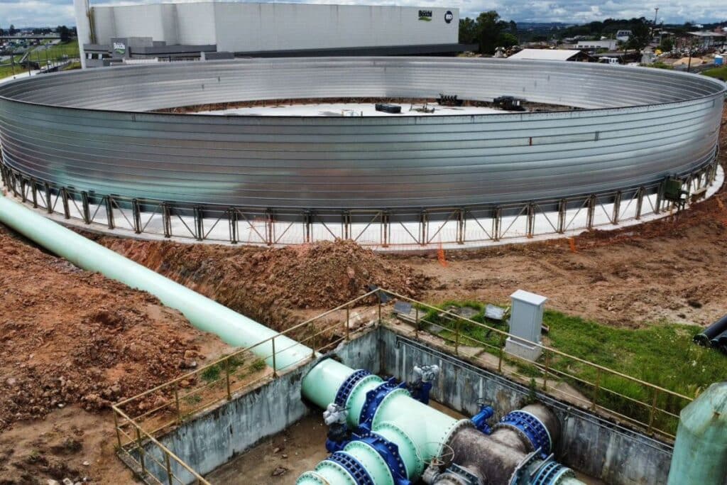 Sanepar finaliza maior reservatório de água tratada da América Latina feito em duplo aço